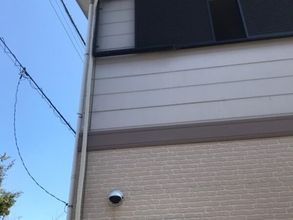 2階に室内機、１階に室外機、の工事の画像