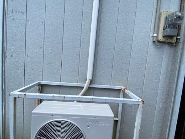 備え付けの架台に設置の画像