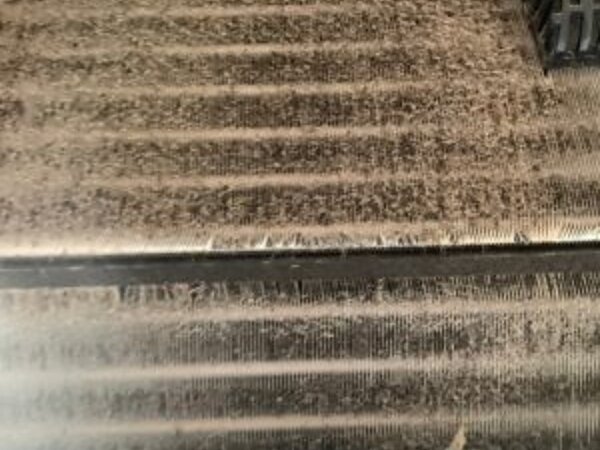 水漏れの原因はホコリの目詰まりの画像