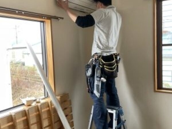 右穴のエアコン工事の画像