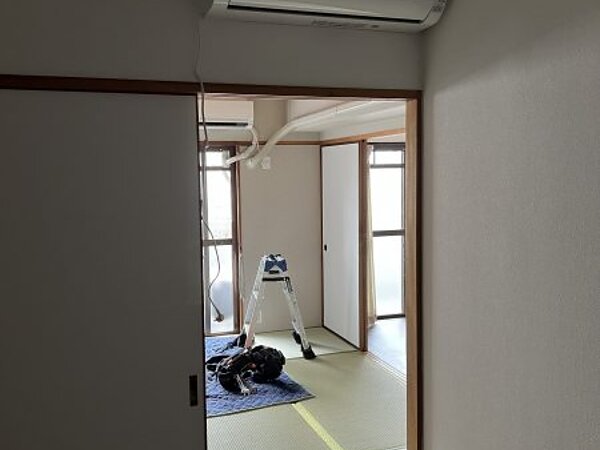 マンションの間取りで真ん中の部屋にエアコン取付！の画像