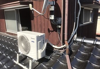 室外機屋根置き工事のイメージ