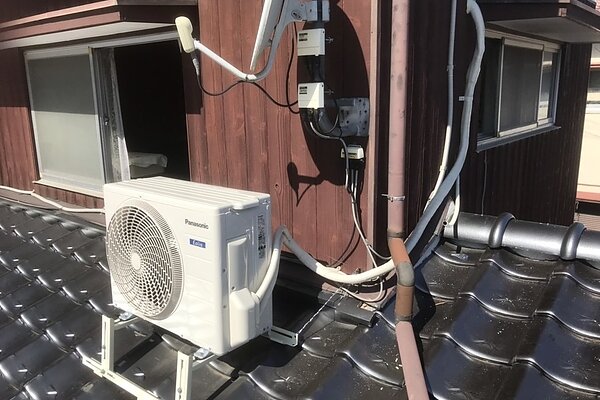 室外機屋根置き工事